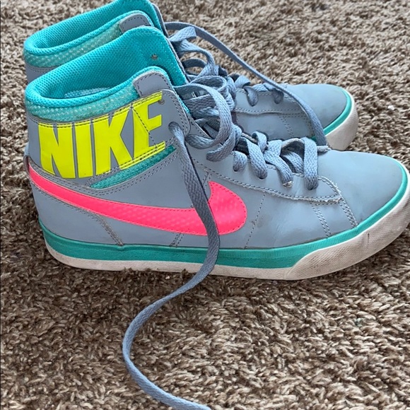 shoes - Picture 2 of 5